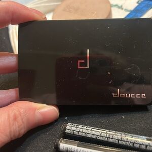 Doucce Freematic Eyeshadow Quad in Chalkboard - New without box